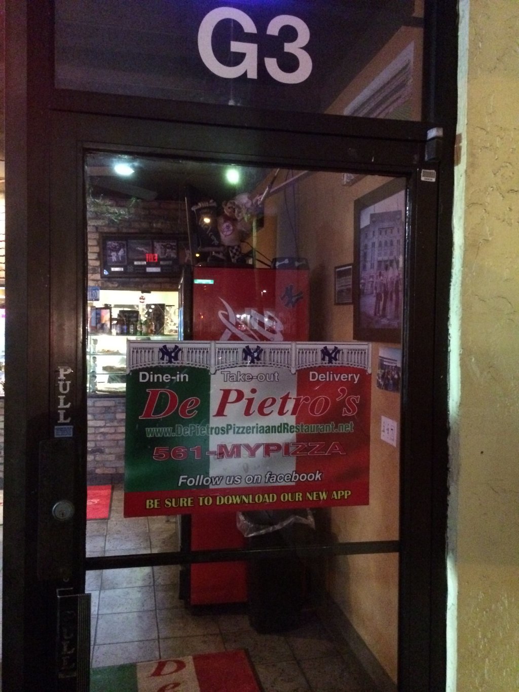 De Pietro`s Pizzeria and Restaurant